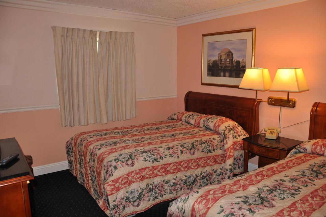Motel Super 8 By Wyndham Hayward Downtown à Castro Valley Chambre photo